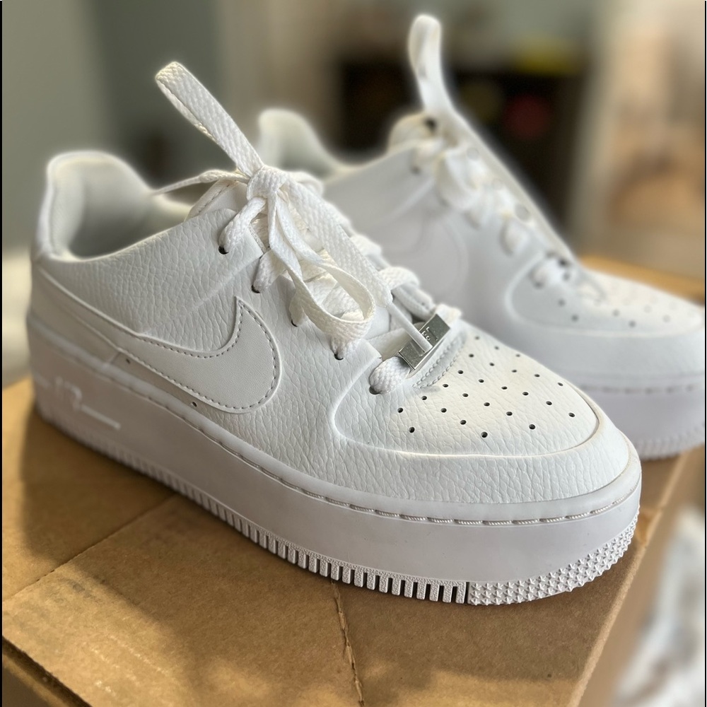 Nike Air Force 1 Sage Low